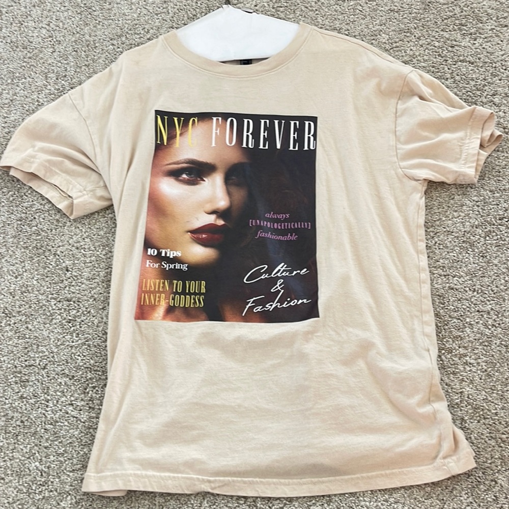 graphic tee